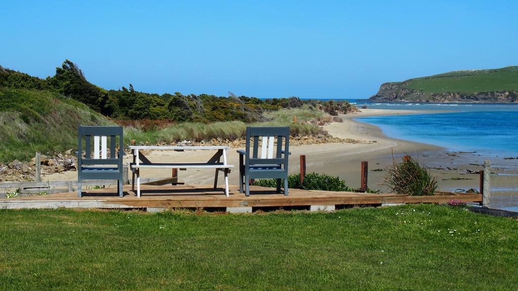Surat Bay Lodge By The Sea/Backpackers Hostel Owaka Bagian luar foto
